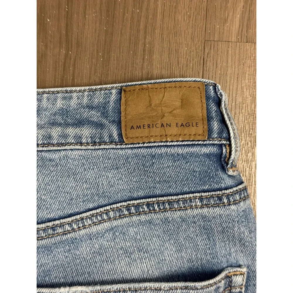 American Eagle Jeans Womens 6 Long Light Wash Blue High Rise‎ Mom Stretch Denim